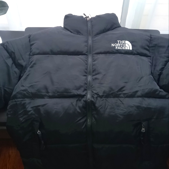 The North Face Puffer Jacket - Picture 1 of 9